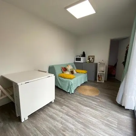 Guest house De Jardin: Beaujolais View With Ev Charging Montmerle-sur-Saone