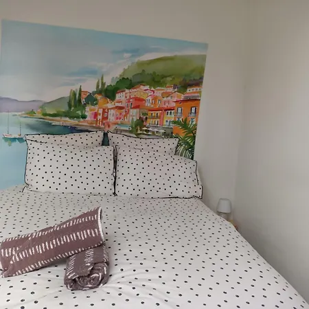 Guest house De Jardin: Beaujolais View With Ev Charging